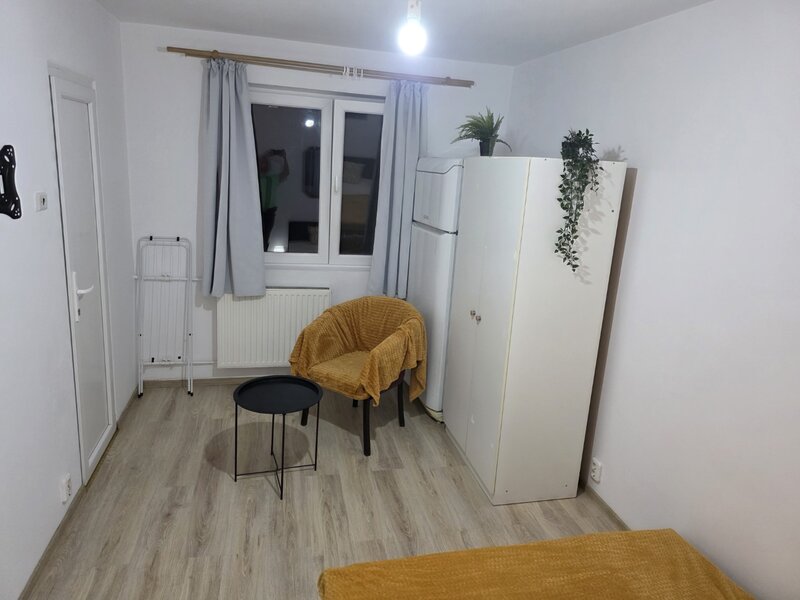 Unirii, rond Alba Iulia, chiar pe Moise Nicoara,