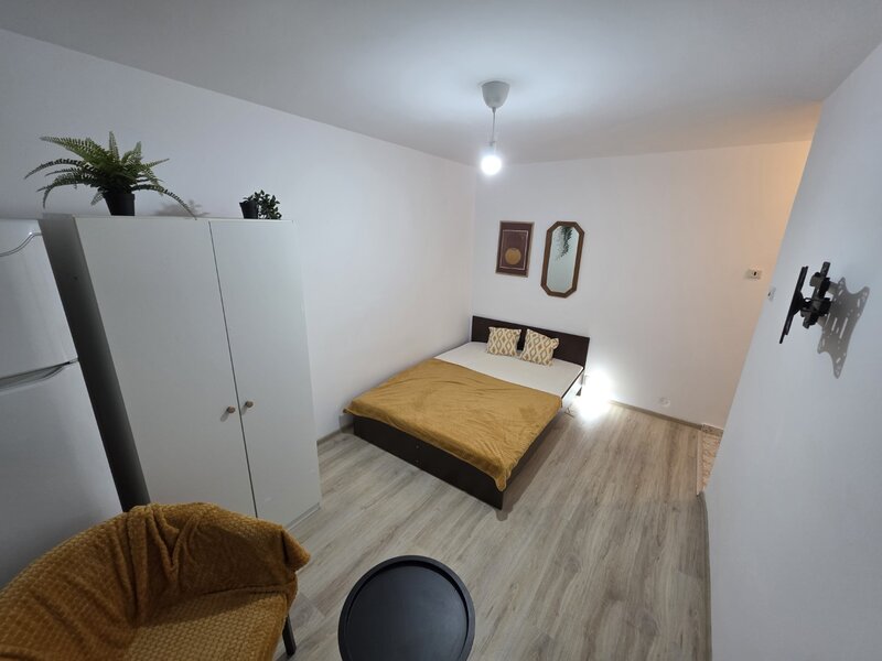 Unirii, rond Alba Iulia, chiar pe Moise Nicoara,